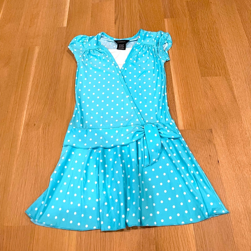 Cute blue polka dot dress.
